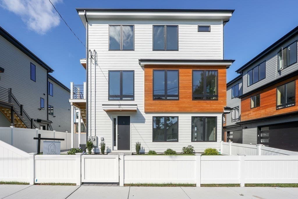 31 Hall St 2, Waltham, Massachusetts 02453