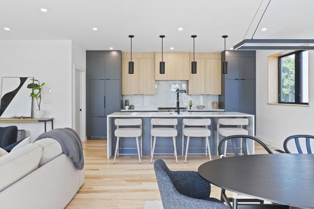 25 Hall St 2, Waltham, Massachusetts 02453