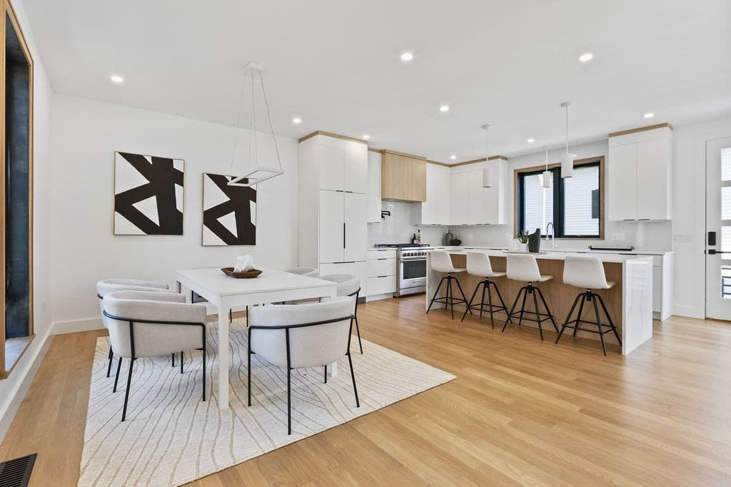 30 Robbins St 1, Waltham, Massachusetts 02453