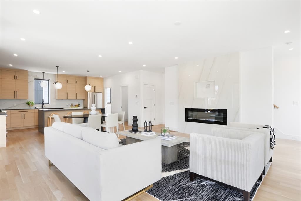 7 School Ave 2, Waltham, Massachusetts 02453