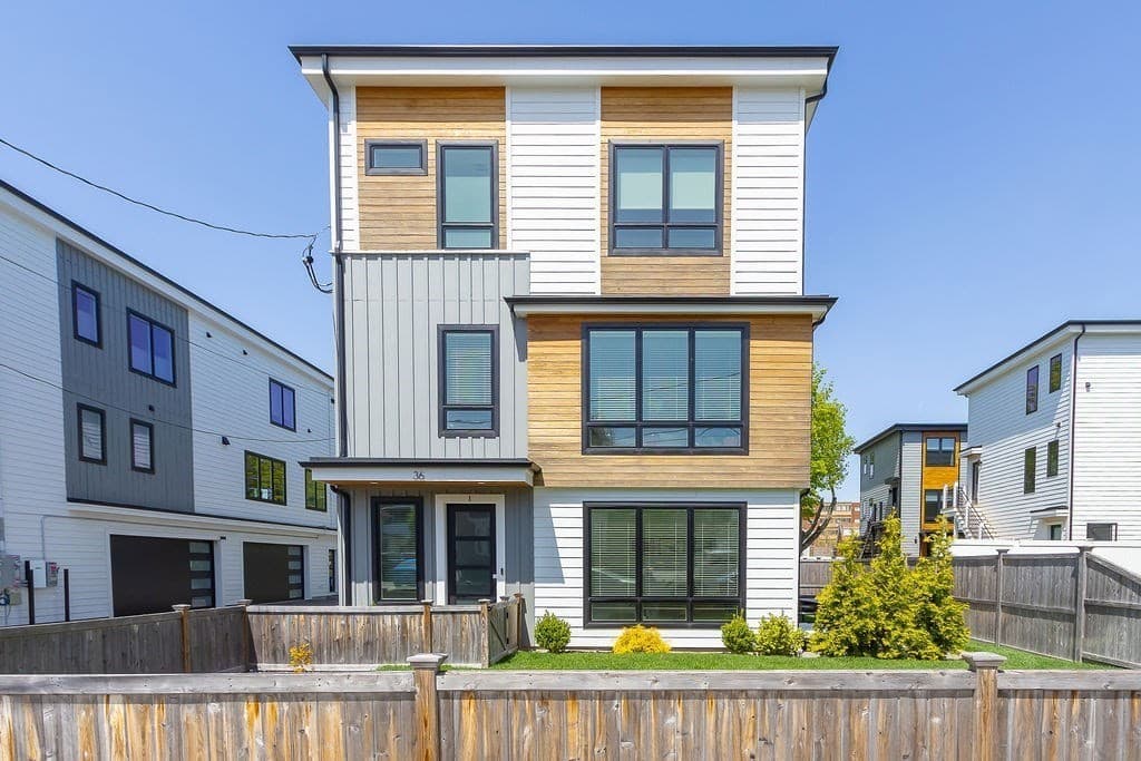 36 Taylor St 1, Waltham, Massachusetts 02453